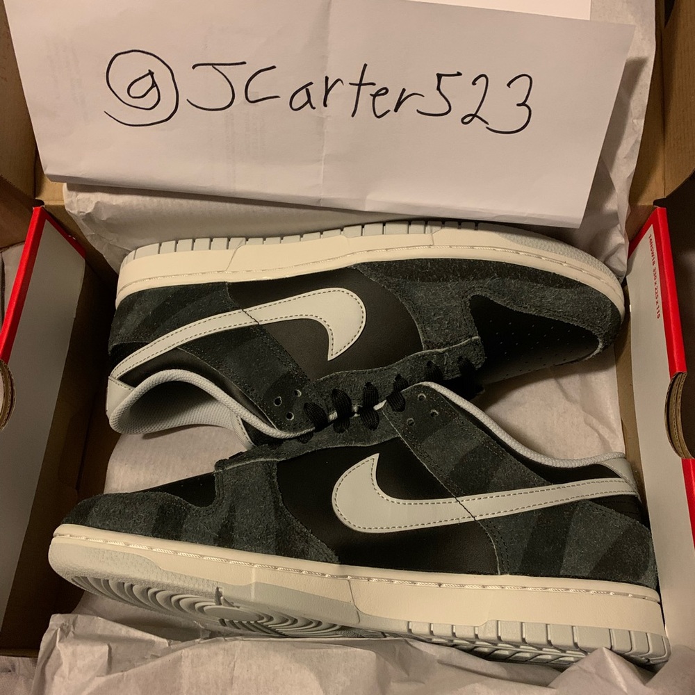 Nike Dunk Low Zebra Size 11 deadstock with box